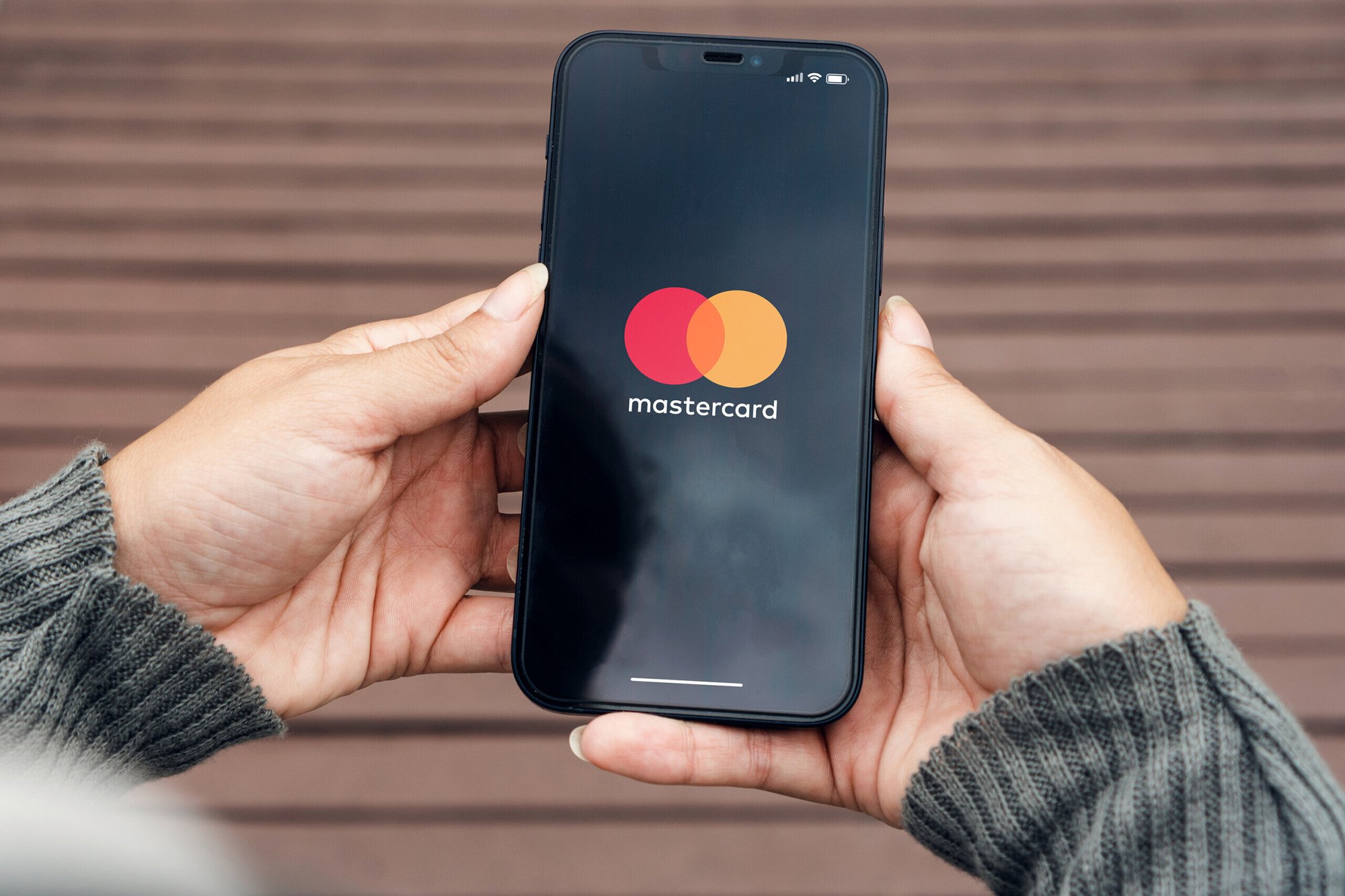 mastercard_phone-scaled